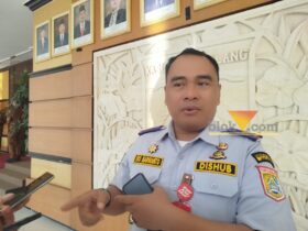 Kepala Dishub Kabupaten Malang, Eko Margianto saat diwawancarai awak media (blok-a.com / Yogga Ardiawan)