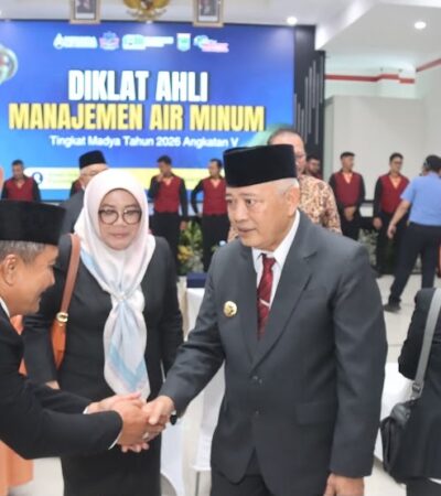 Bupati Malang, HM Sanusi dalam kegiatan pelatihan diklat ahli manajemen air minum (Prokopim)