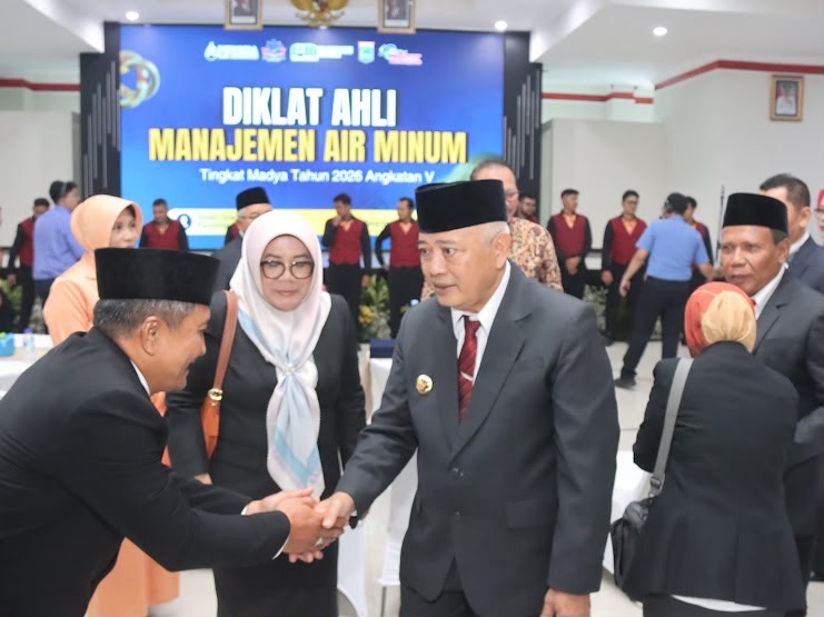 Bupati Malang, HM Sanusi dalam kegiatan pelatihan diklat ahli manajemen air minum (Prokopim)