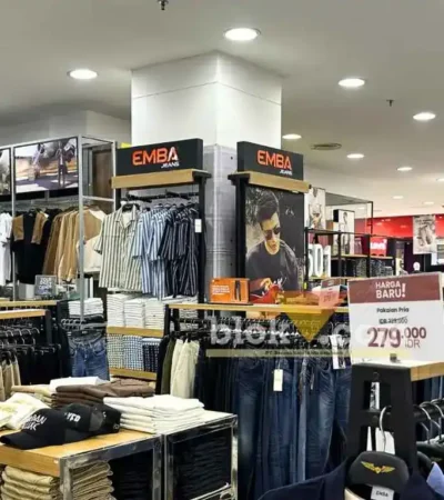 Outlet brand EMBA di salah satu pusat perbelanjaan Kota Malang (foto: Blok-a.com/Zulkaria Irawan)
