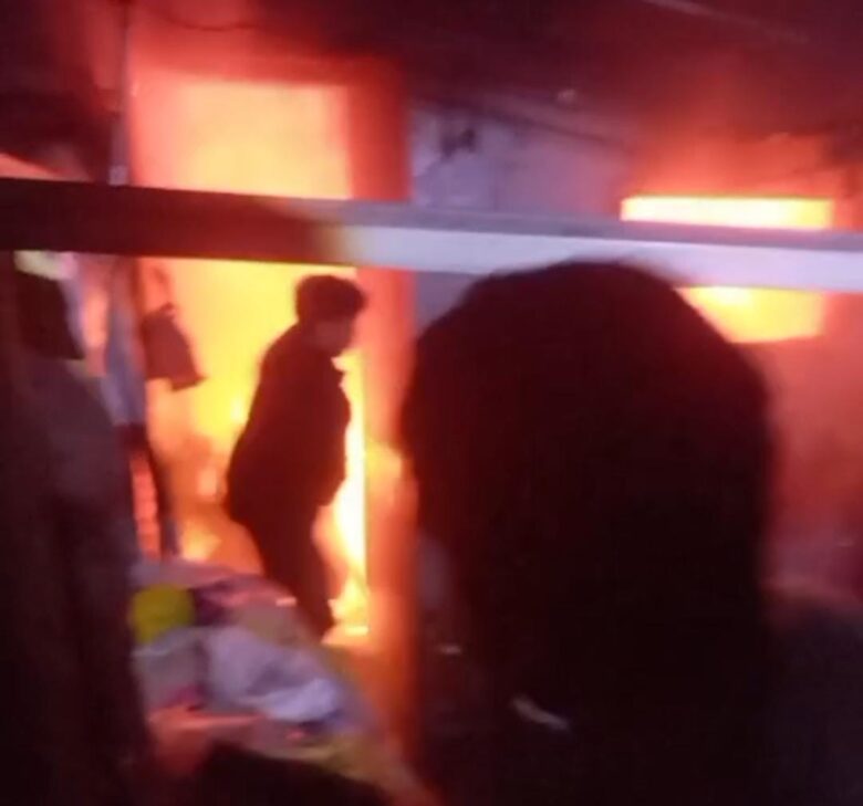 Rumah di Gang Masjid Jalan Kopral Usman Kota Malang Terbakar, Kerugian Mencapai Puluhan Juta (Tangkapan Layar)