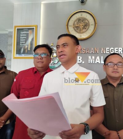 Kepala Kejaksaan Negeri Kabupaten Malang, Fahmi saat menggelar rilis penggeledahan Kantor Dinkes (blok-a.com / Yogga Ardiawan)
