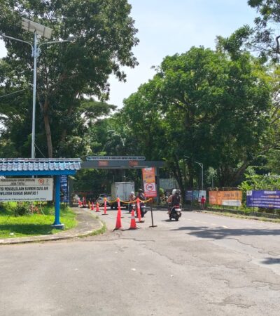 Mulai 1 Agustus, Kendaraan Roda Empat Dilarang Melintas di Puncak Bendungan Lahor (istimewa)