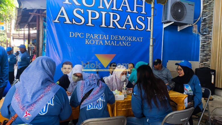 HUT Demokrat ke-25, DPC Kota Malang Gelar Donor Darah hingga Bersih Lingkungan (blok-a.com / Yogga Ardiawan)