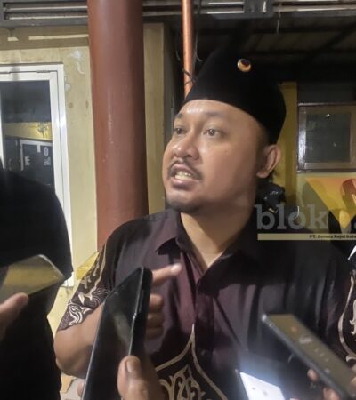 Wakil Ketua Komisi C DPRD Kota Malang, Dito Arief Nurakhmadi, berencana mendorong penyusunan Peraturan Daerah (Perda) terkait LGBT di Kota Malang.