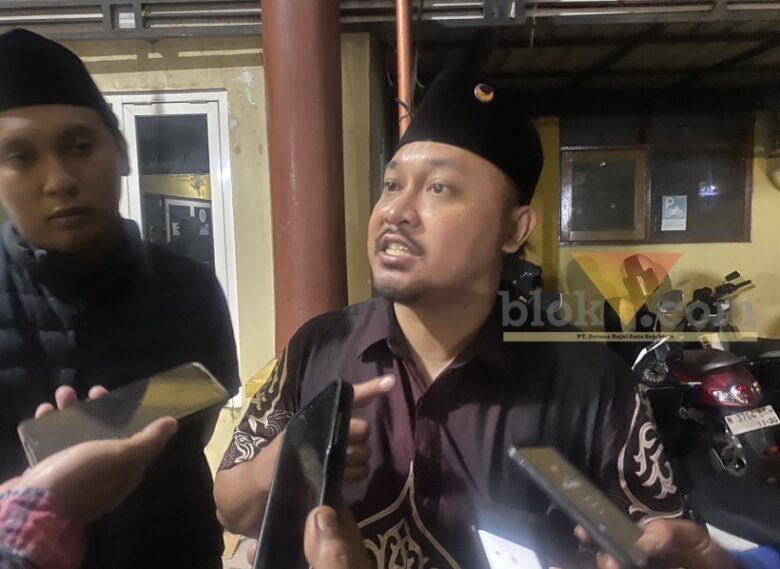 Wakil Ketua Komisi C DPRD Kota Malang, Dito Arief Nurakhmadi, berencana mendorong penyusunan Peraturan Daerah (Perda) terkait LGBT di Kota Malang.