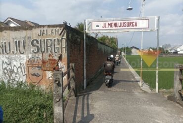 Jalan Menuju Surga di Blimbing Ternyata Dibangun dari Hasil Jimpitan Beras Warga