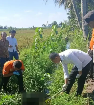 Penemuan jasad bayi laki-laki yang ditemukan terapung di saluran irigasi Bululawang (foto: dok. Humas Polres)