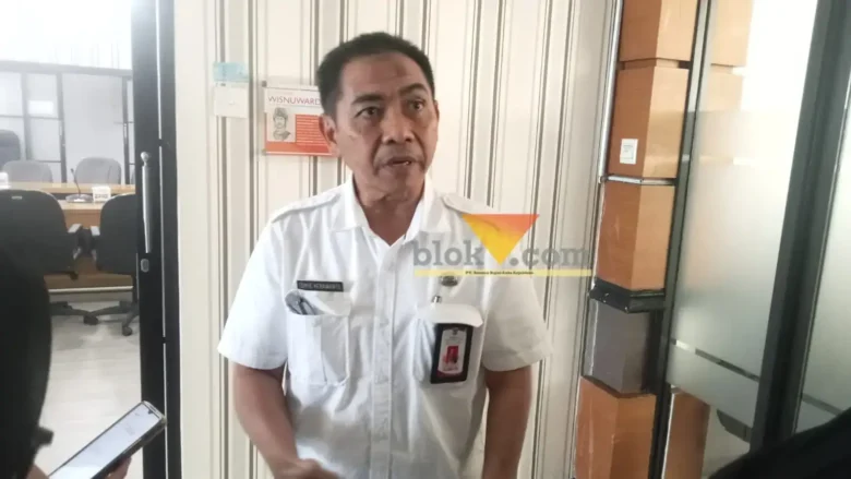 Kepala Bappeda Kabupaten Malang, Tomie Herawanto saat diwawancarai awak media (foto: Blok-a.com / Yogga Ardiawan)