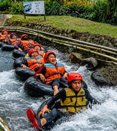 Seru dan Aman! 4 Rekomendasi River Tubing di Malang Raya dengan View Estetik