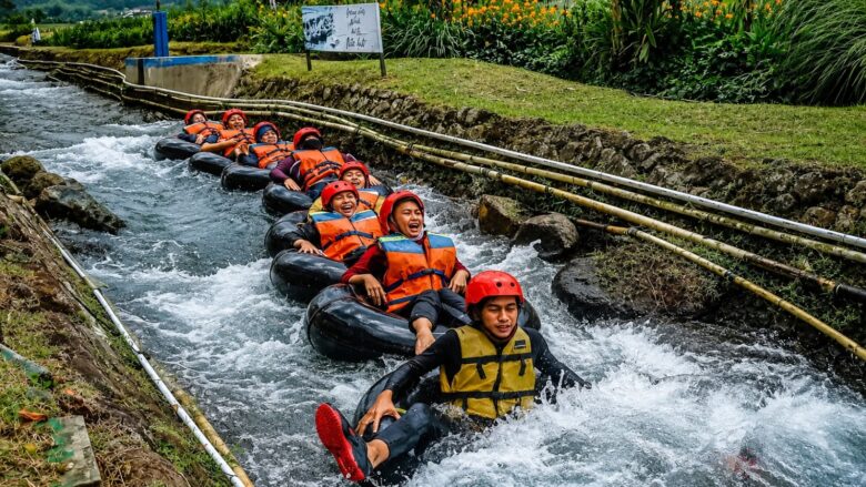 Seru dan Aman! 4 Rekomendasi River Tubing di Malang Raya dengan View Estetik