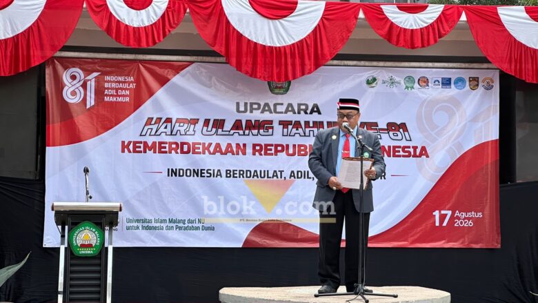 Rektor Unisma, Prof Junaidi saat menyampaikan amanat dalam Upacara HUT Kemerdekaan ke-81 RI. (blok-a.com/ M Berril Labiq)