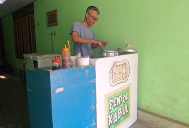 Pedagang Pentol di Kepanjen Kaget Masuk Desil 9 DTSEN, Omzet Kini Rp350 Ribu Sebulan