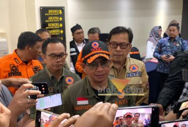 Kepala BNPB, Suharyanto akan kirim dua unit helikopter bantu padamkan api di Gunung Bromo (blok-a.com / Yogga Ardiawan)