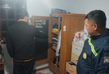 Aksi pencurian laptop di sebuah rumah warga Desa Sidorahayu, Kecamatan Wagir, Kabupaten Malang (foto: dok Humas Polres)