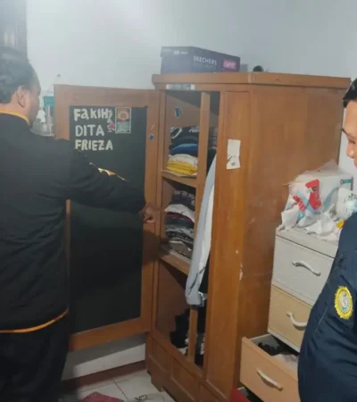 Aksi pencurian laptop di sebuah rumah warga Desa Sidorahayu, Kecamatan Wagir, Kabupaten Malang (foto: dok Humas Polres)