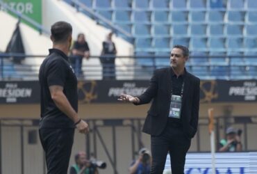 Pelatih Arema Siap Hadapi Persebaya di Derbi Panas. (Arema FC)