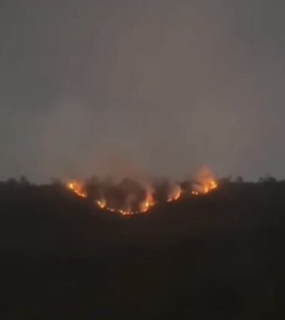 Api Berkobar di Lereng Kaldera Tengger, Akses Jemplang Bromo Ditutup Sementara