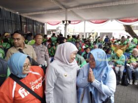 Gubernur Jatim Bebaskan Tunggakan Pajak Ojol, Ratusan Driver Antre di Malang