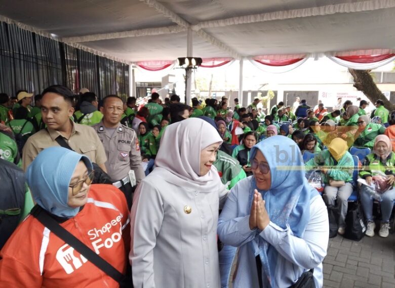 Gubernur Jatim Bebaskan Tunggakan Pajak Ojol, Ratusan Driver Antre di Malang