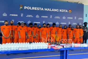 Tersangka kasus narkoba diamankan Polresta Malang Kota dalam Operasi Tumpas Narkoba Semeru 2026 (foto: blok-a.com / M Berril Labiq)
