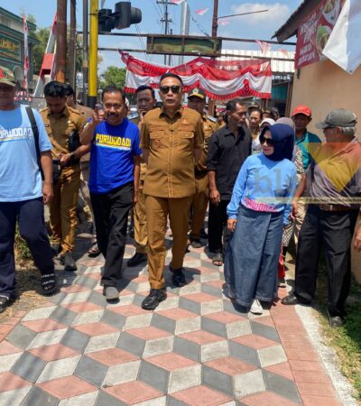 Wali Kota Malang Tinjau RT Berkelas di Purwodadi, Paving dan Drainase Dibangun Sesuai Usulan Warga