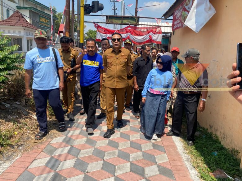 Wali Kota Malang Tinjau RT Berkelas di Purwodadi, Paving dan Drainase Dibangun Sesuai Usulan Warga