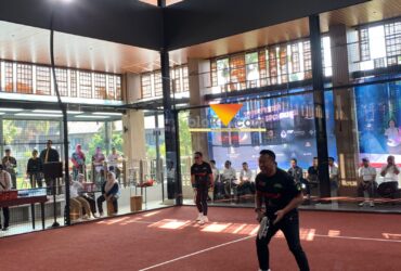 Wali Kota Batu, Nurochman saat mengikuti Padel Merdeka (blok-a.com / Yogga Ardiawan)
