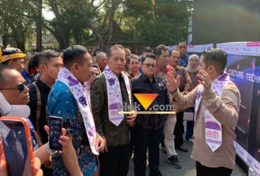 Menteri Koperasi, Ferry Juliantono dorong komunitas Ekraf dan UMKM di Malang bertransformasi menjadi koperasi (blok-a.com / Yogga Ardiawan)