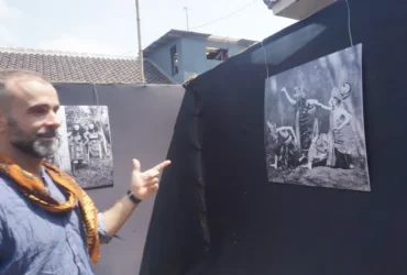 Fotografer Spanyol Tempuh 2.000 Kilometer, Dokumentasikan 12 Komunitas Wayang Topeng Malang (foto: Nedi Putra AW for blok-a.com)