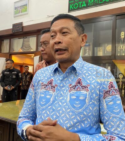 Wali Kota Malang, Wahyu Hidayat saat diwawancara (blok-a/Bob Bimantara Leander)