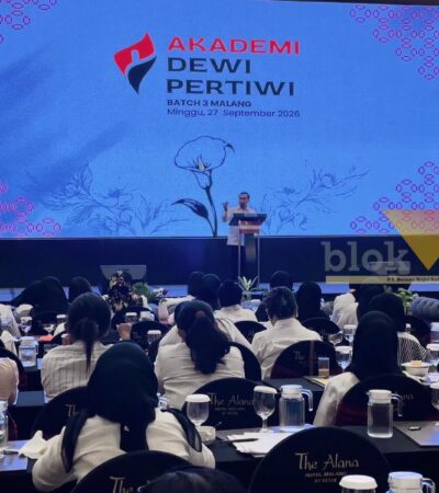 caption:%20Wakil%20Wali%20Kota%20Malang%20Ali%20Muthohirin%20memberikan%20arahan%20di%20acara%20Akademi%20Dewi%20Pertiwi,%20Minggu%20(27/9/2026)%20(blok-a.com/Bob%20Bimantara%20Leander)