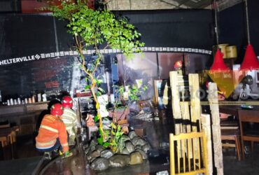 Pemadaman api di Kafe Shelterville, Kota Malang, Minggu (27/9/2026) (Damkar for blok-a.com)