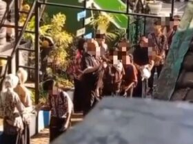  Tangkapan layar detik-detik kekerasan yang diduga dilakukan oleh guru di SMPN 18 Malang (foto: istimewa)