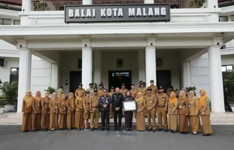 Dispendukcapil Kota Malang Raih Predikat WBBM, Walikota Malang, Wahyu Hidayat Dorong Jadi Inspirasi OPD Lain (foto: dok. Prokopim)