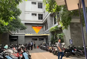 Gedung di kampus Universitas Brawijaya Malang yang menjadi lokasi mahasiswa Fakultas Kedokteran melompat dari lantai 6 (foto: blok-a.com/Yogga Ardiawan)
