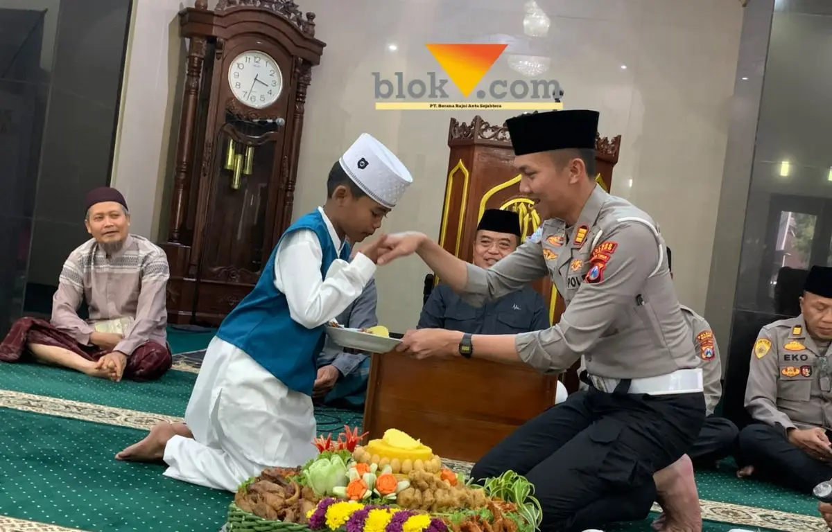 HUT Lalu Lintas Bhayangkara, Satlantas Polres Malang Gandeng 50 Ojol Gelar Bakti Kesehatan dan Bansos