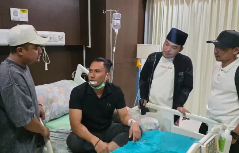 Lerai kericuhan di depan Gedung DPRD Kabupaten Malang, anggota dewan ditanduk hingga terluka (foto: istimewa)