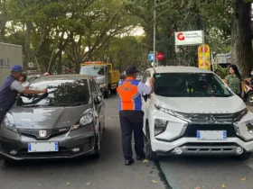 Penertiban parkir liar di Jalan Bandung oleh Dishub Kota Malang (foto: dok. Dishub Kota Malang for blok-a.com)