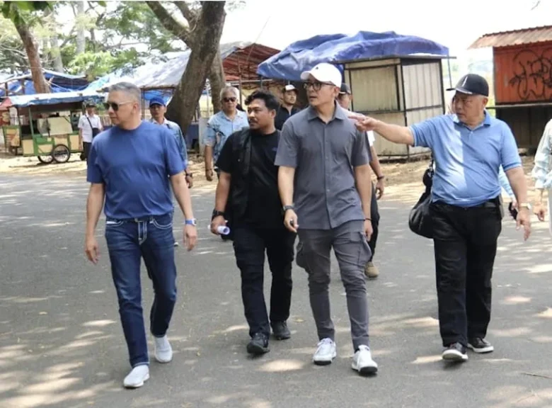 Bupati Malang, HM Sanusi saat meninjau calon lokasi Alun-alun Kepanjen (Prokopim)