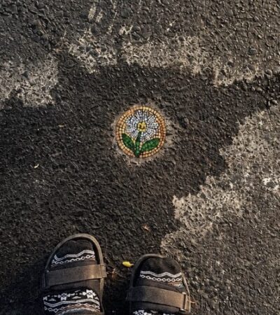 Foto karya Ivan asal Kota Malang yang memanfaatkan jalan berlubang (istimewa)