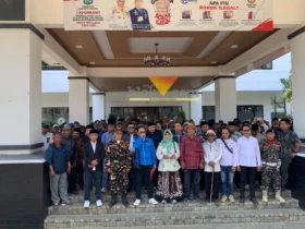 Ratusan Massa di DPRD Kabupaten Malang Desak Insiden Kekerasan Diusut, Tolak Aksi Aspirasi dengan Arogansi (blok-a.com / Yogga Ardiawan)