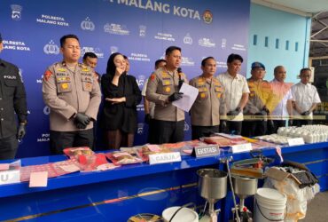 Caption: Kapolresta Malang Kota saat rilis kasus narkotika sepanjang Juli-Sepember 2026 di Mapolresta Malang Kota, Jumat (9/10/2026) (blok-a.com/Bob Bimantara Leander)