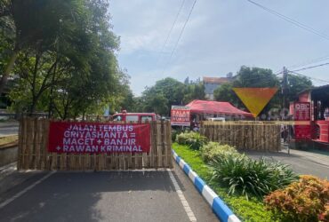Penutupan akses Perumahan Griya Shanta Kota Malang (blok-a.com/Bob Bimantara Leander)