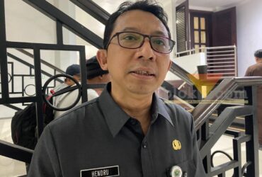 Sekretaris BKPSDM Kota Malang, Hendro Martono diwawancara (foto: blok-a.com/Bob Bimantara Leander)