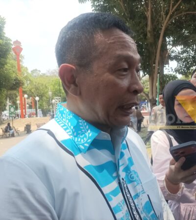 Wali Kota Malang, Wahyu Hidayat diwawancara awak media soal penundaan pelantikan Pejabat Pemkot Malang, Minggu (4/10/2026) (blok-a.com/Bob Bimantara Leander)