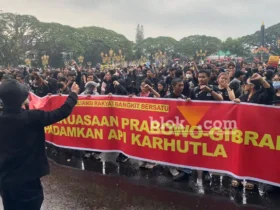 Aliansi Rakyat Bangkit Bersatu Bawa Enam Tuntutan, Salah Satunya Tetapkan Karhutla Sebagai Bencana Nasional (foto: blok-a.com / Berril Labiq)