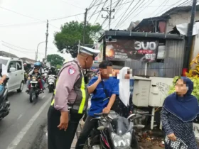 Anggota Satlantas Polresta Malang Kota saat melakukan Operasi Patuh Semeru 2026 (foto: dok. Satlantas Polresta Malang Kota for blok-a.com)