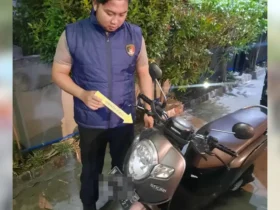 Barang bukti motor yang diduga sebagai alat transportasi pencurian laptop di wilayah Pakis, Kabupaten Malang (foto: dok. Polres Malang)