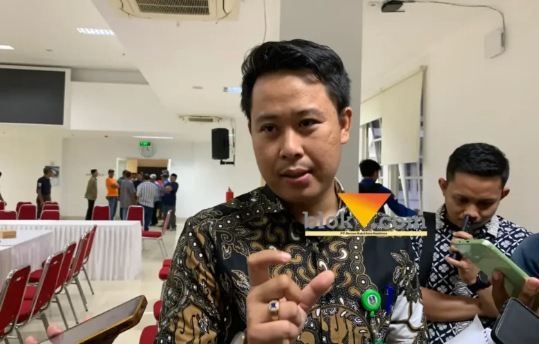 Kepala Seksi Sarana Angkutan Dishub Jatim, Cito Eko Yuly pastikan koridor II Trans Jatim Tetap Jalan 29 Oktober 2026 (foto: blok-a.com / Yogga Ardiawan)